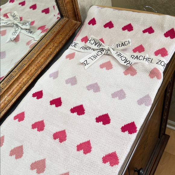 Rachel Zoe White Throw with Pink and Red Heart Pattern. Oversized 50” x 70”. - Picture 2 of 14